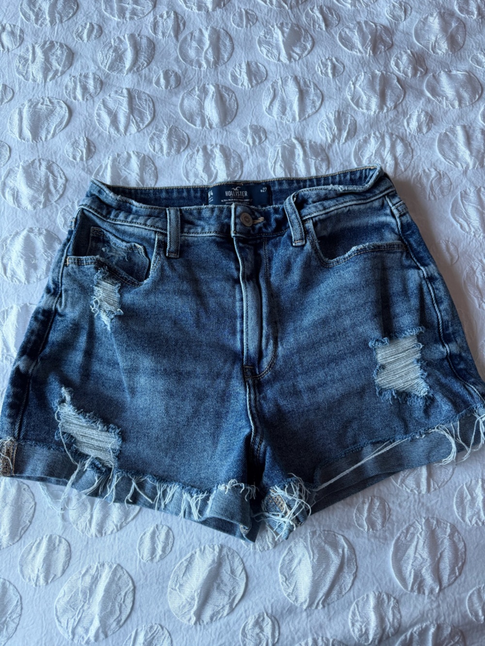Hollister Ultra High Rise Mom Shorts Size 4 W27 Medium Wash 3”